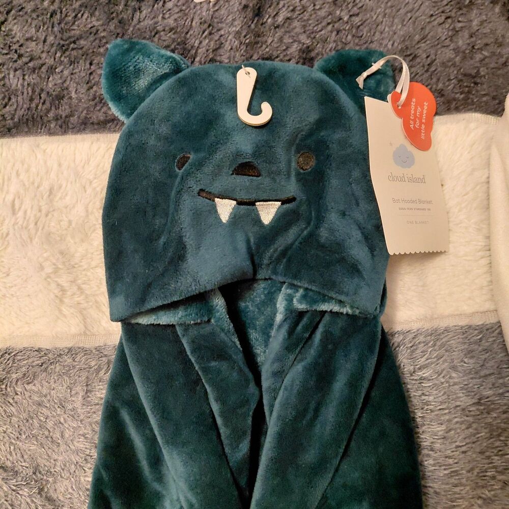 Cloud Island Bat Hooded Blanket Plush Teal Halloween Toddler Baby Throw